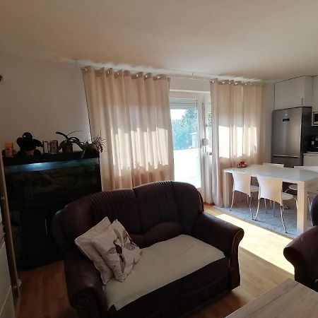Airport Apartment Surcin Ngoại thất bức ảnh