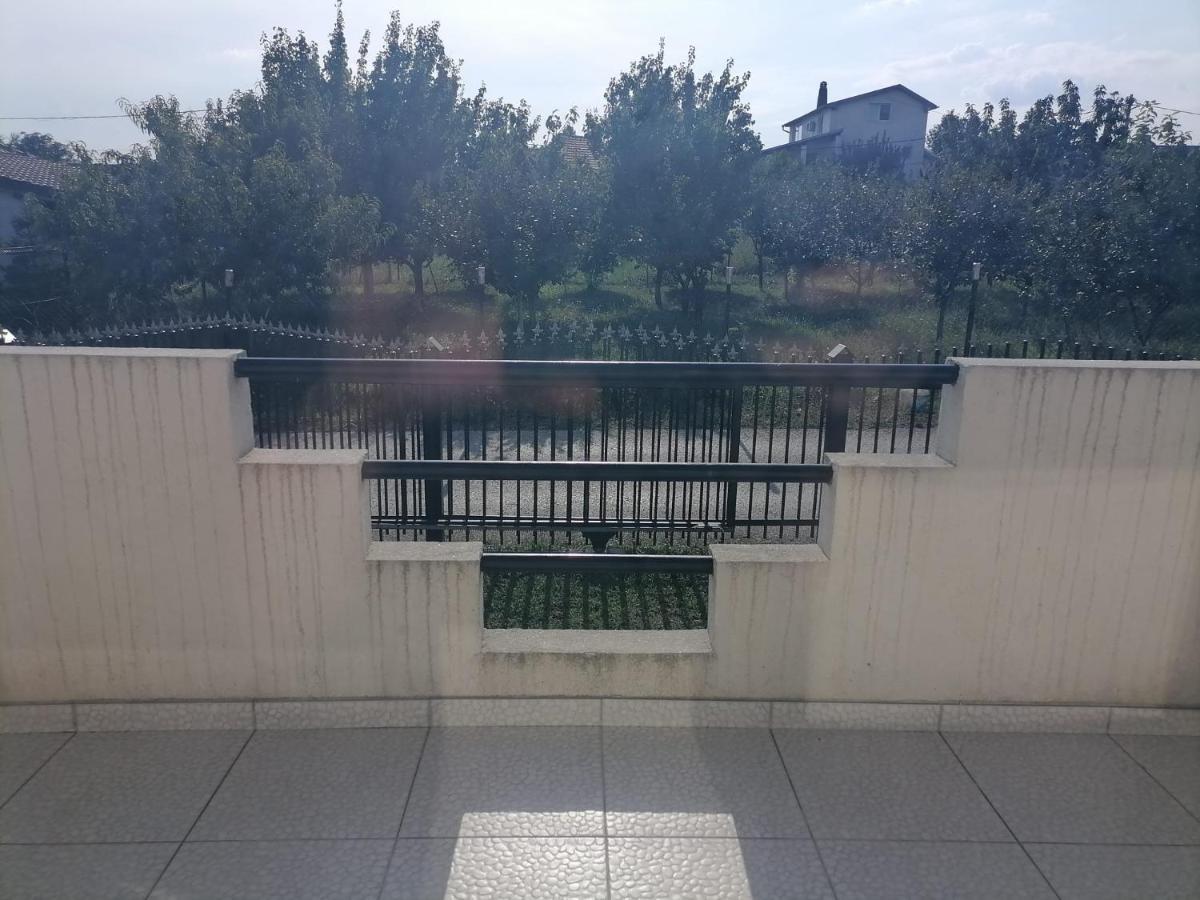 Airport Apartment Surcin Ngoại thất bức ảnh