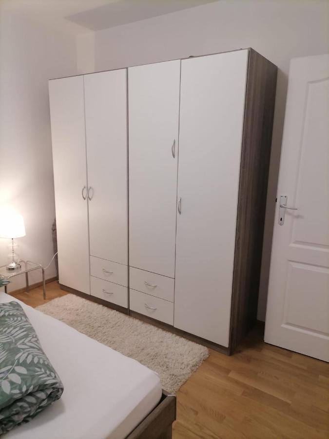 Airport Apartment Surcin Ngoại thất bức ảnh