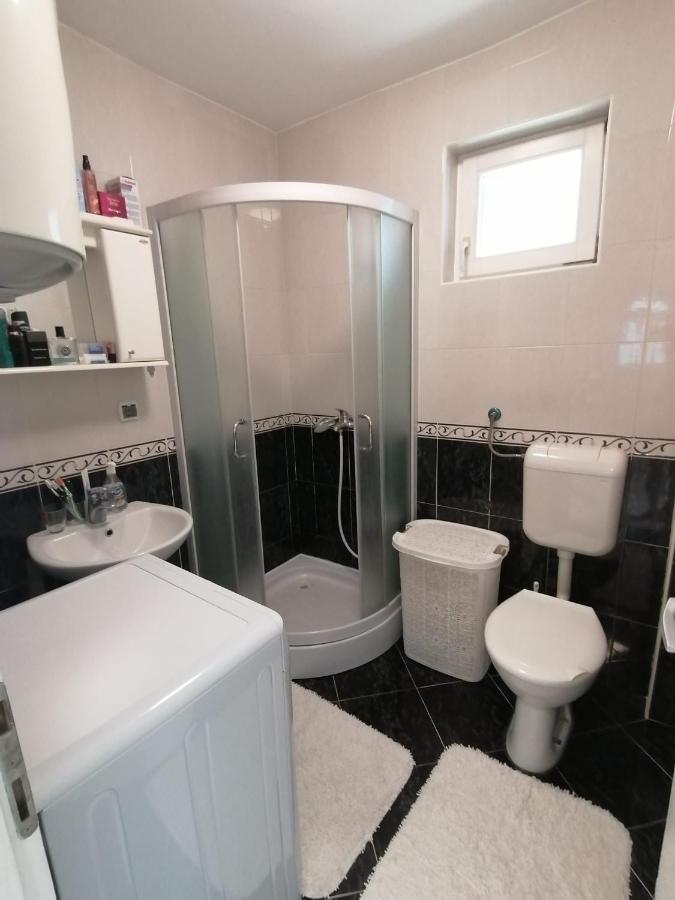 Airport Apartment Surcin Ngoại thất bức ảnh