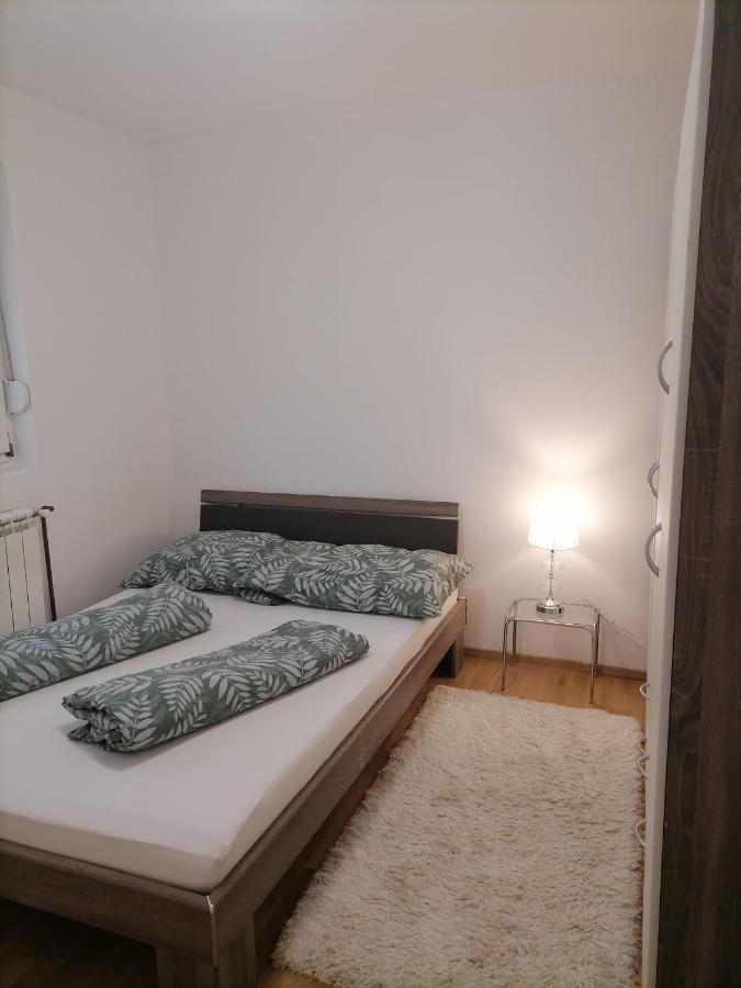 Airport Apartment Surcin Ngoại thất bức ảnh